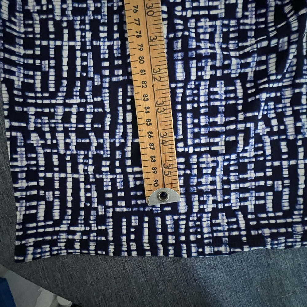 CHAPS Dress Sz M Blue & White Geometric Print Knotted Waist P2P: 17” Stretchy - Picture 4 of 12